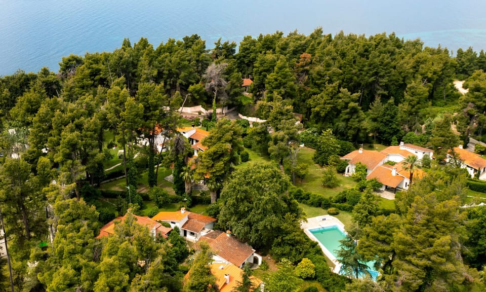 Aerial View of the pool, and of the Villa area