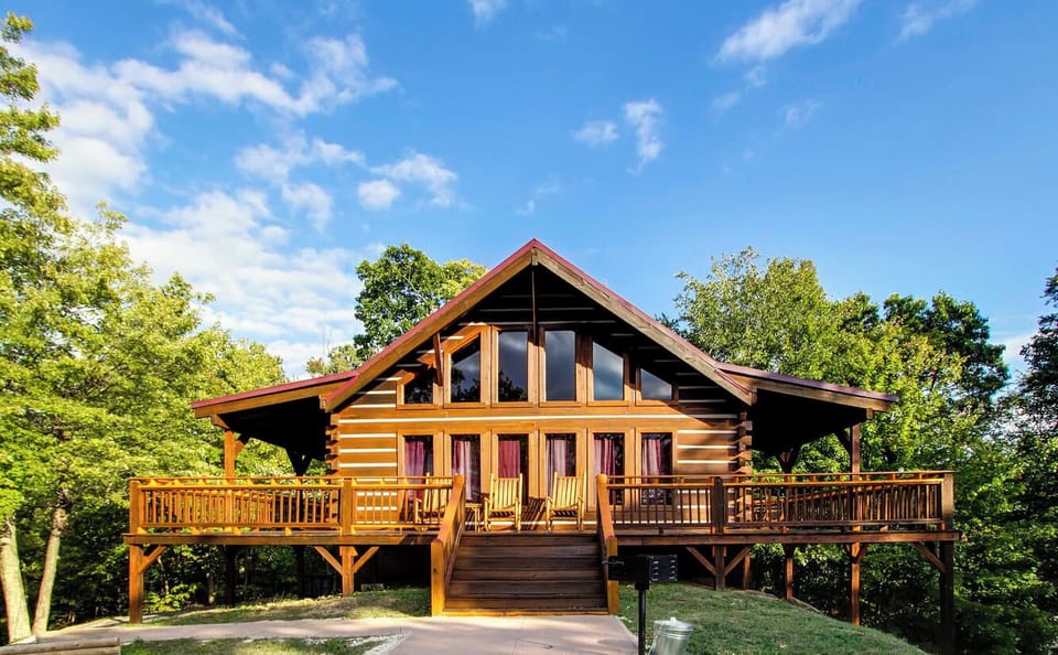 Gatlinburg Cabin Rentals Halfway To Heaven Front of Cabin