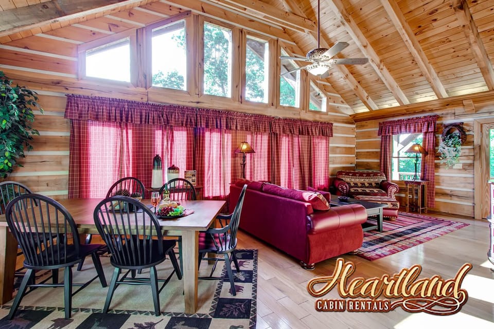 Gatlinburg Cabin Rentals Halfway To Heaven Dining Room Area