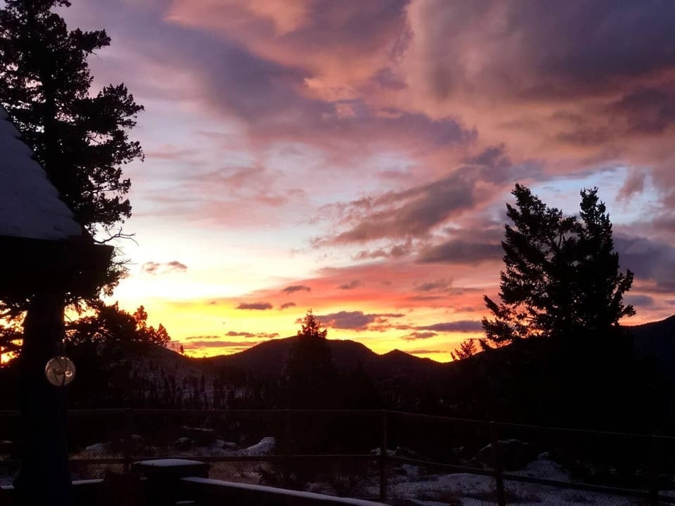 Boulder Best City + Nature w/ Lake & USFS Trails House in Colorado