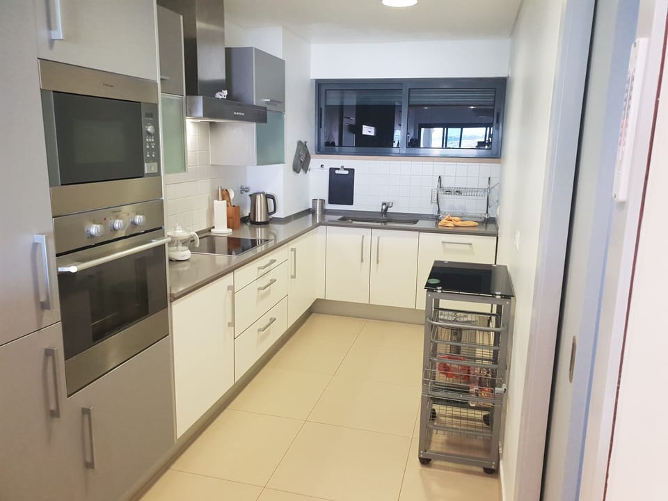 FULL EQUIPPED KITCHEN