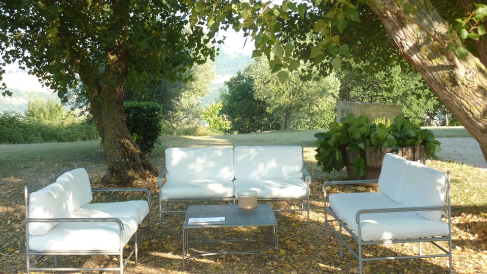 Near the pool/Vicino alla piscina