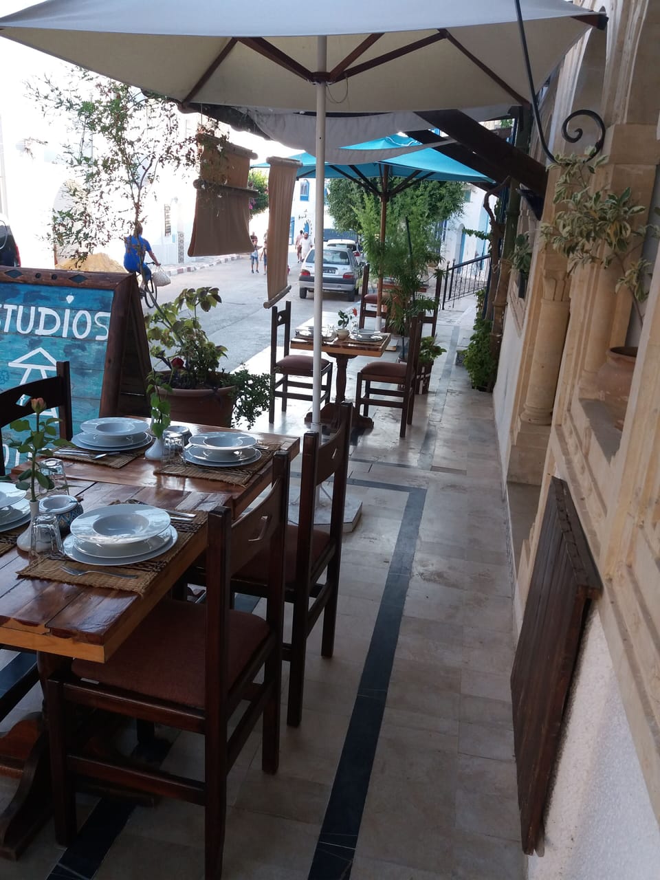 Outdoor dining