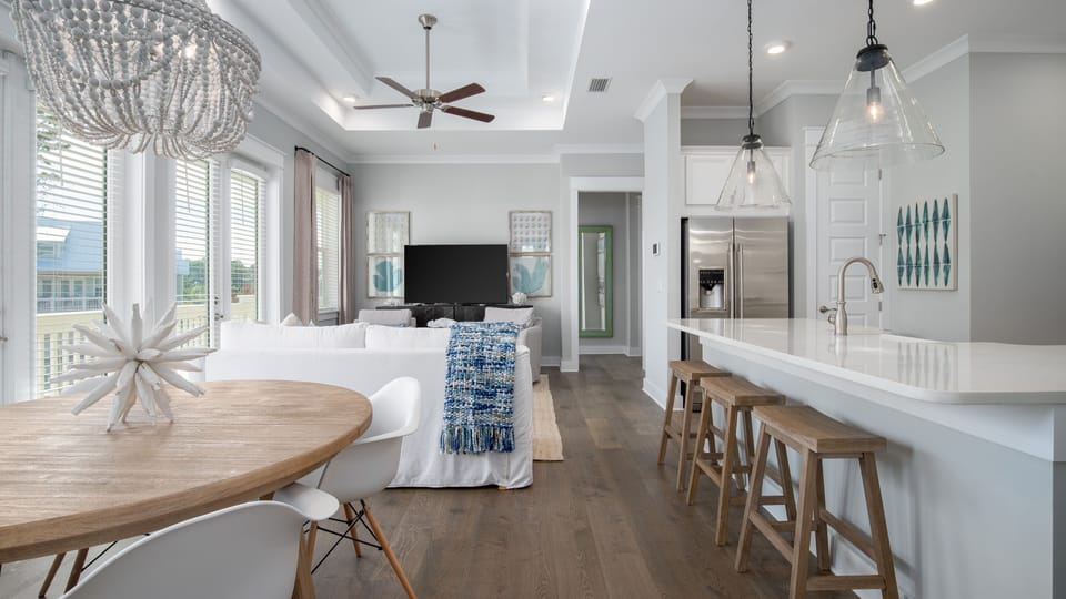 Dining Table w/ 4 Chairs and Kitchen Island Seating