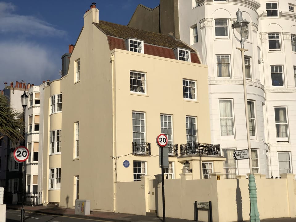 Bedford House & Apartment. Entrance to the apartment is through the side gate.