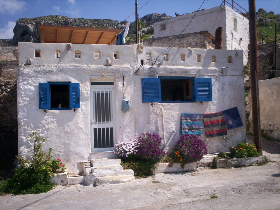295 Agios Stefanos
