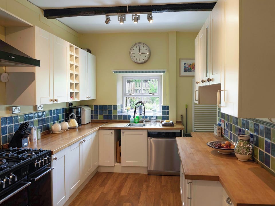 Spacious fitted kitchen | The Rockery - Rockery Cottages, Shap, near Penrith