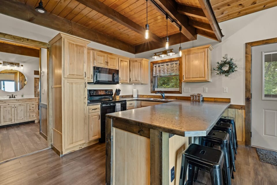 Fully stocked kitchen for all your cooking needs