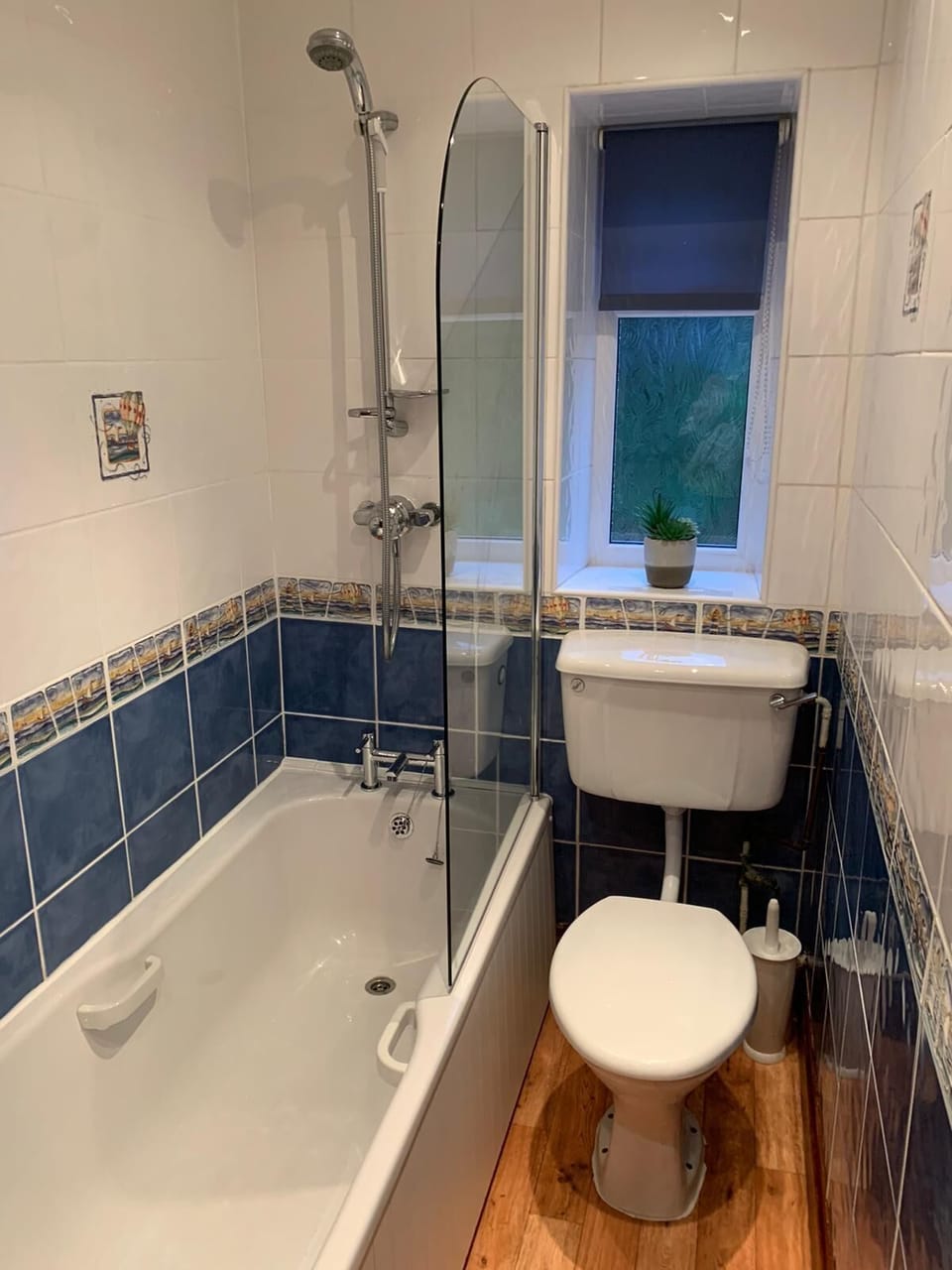 Family bathroom on the ground floor