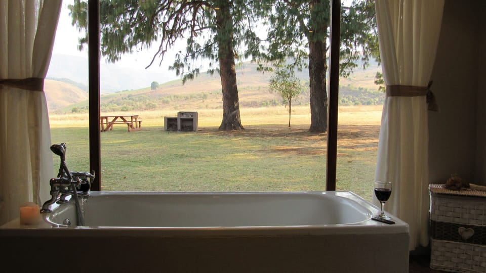 Bathroom with a view onto the mountain