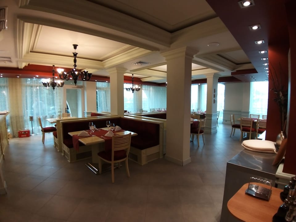 French restaurant / Французский ресторан