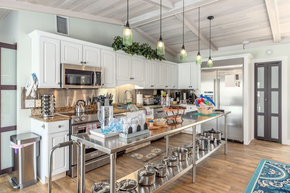 Aquatopia North: Kitchen with stainless steel island