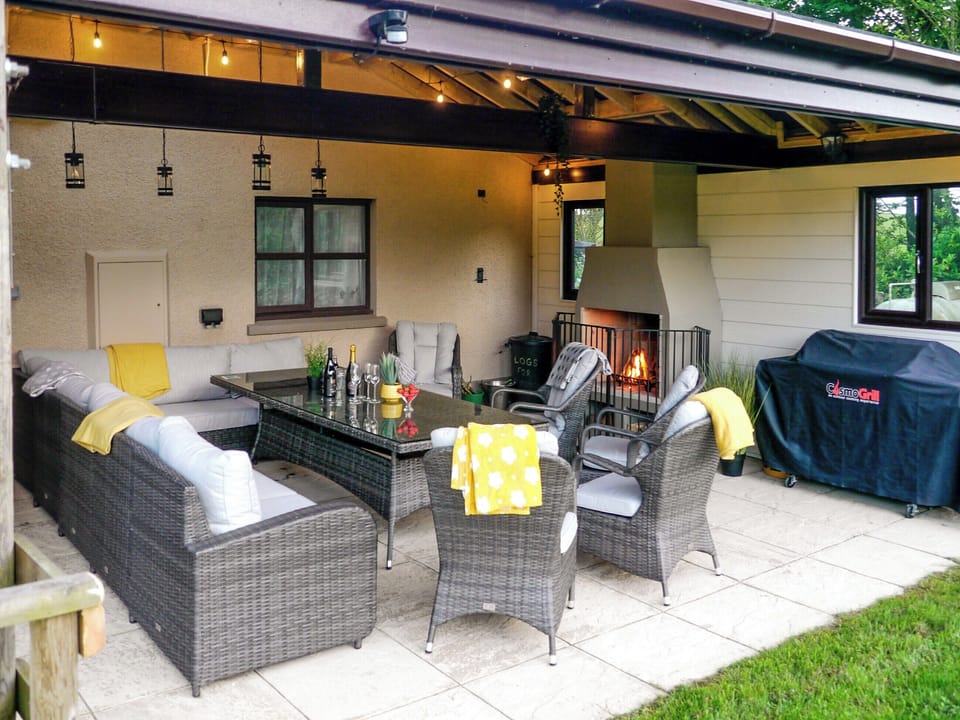 Covered Purgola | Hayscastle Farmhouse - Hayscastle Cottages, Hayscastle