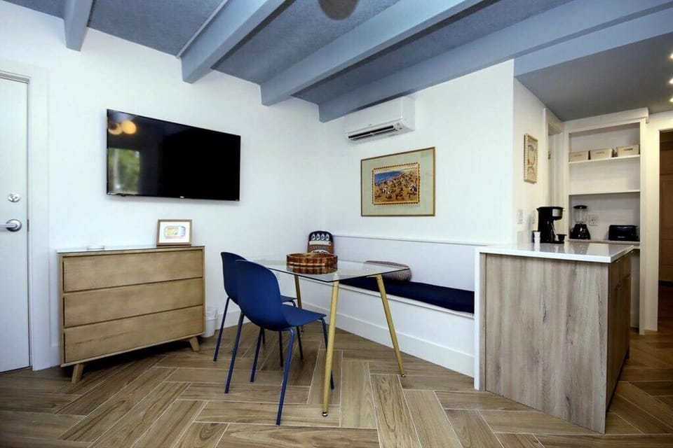 C2DiningArea