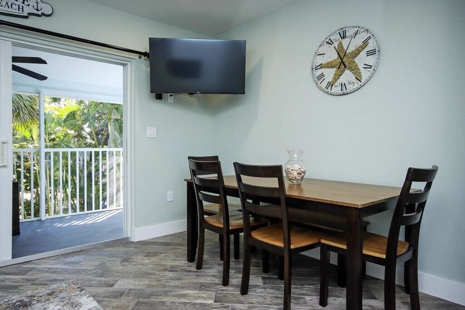 C11DiningArea