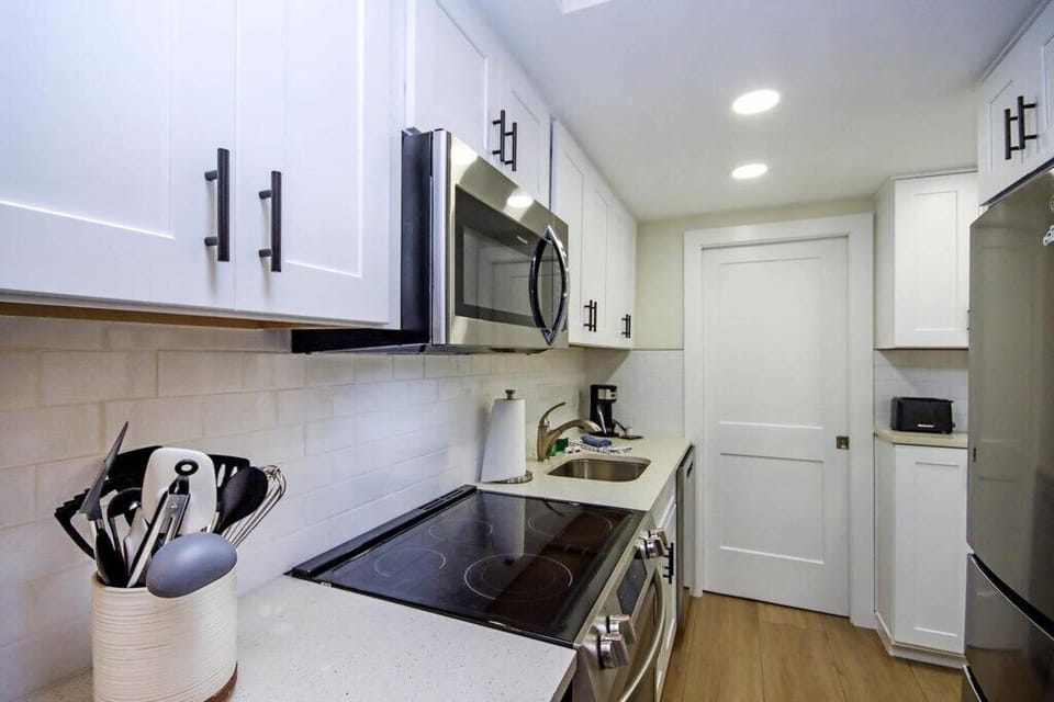 C12Kitchenb