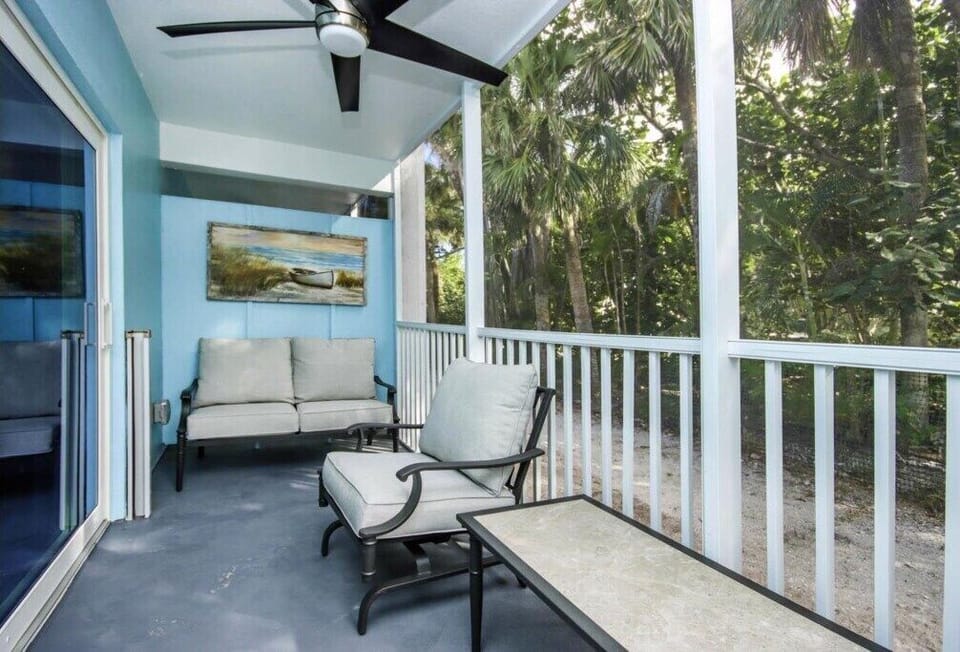 C12Lanai