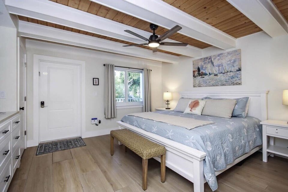 C12Bedroomc