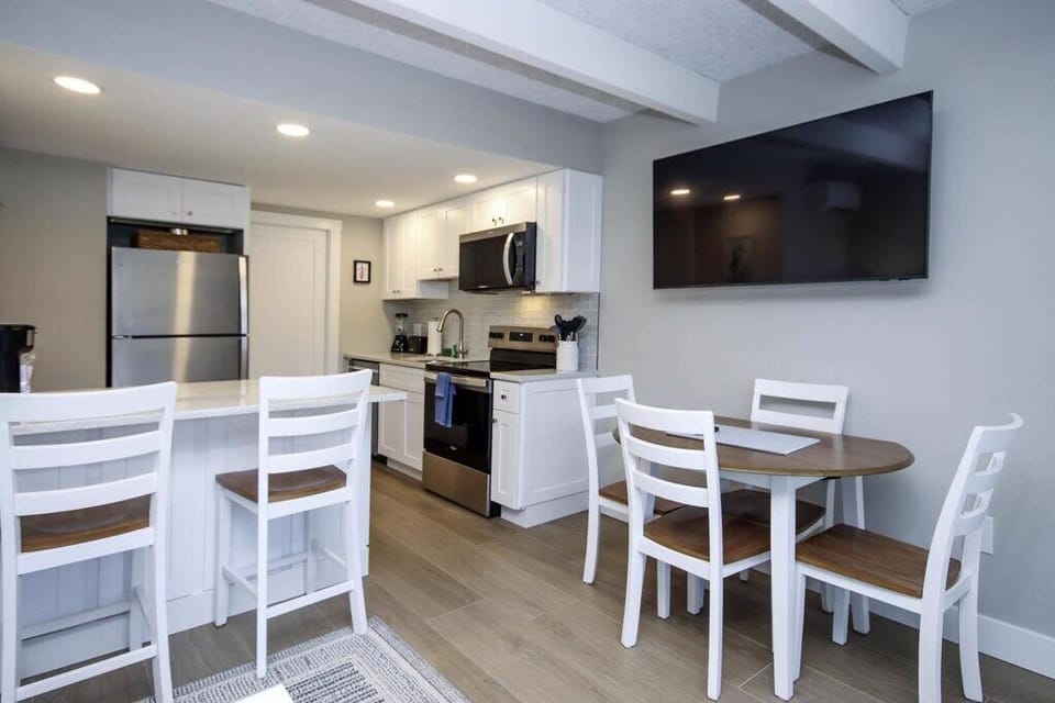 C46DiningArea