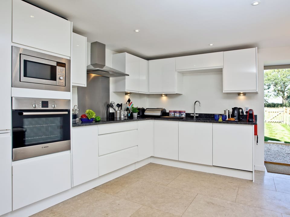 Well equipped kitchen | Antells Farm Barn, Sturminster Newton