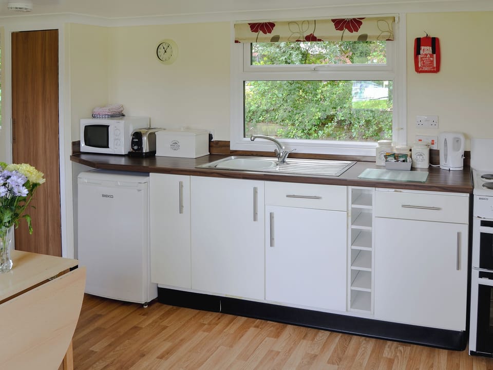 Open plan living space | White Moth - Norfolk Riverside Cottages, Stalham