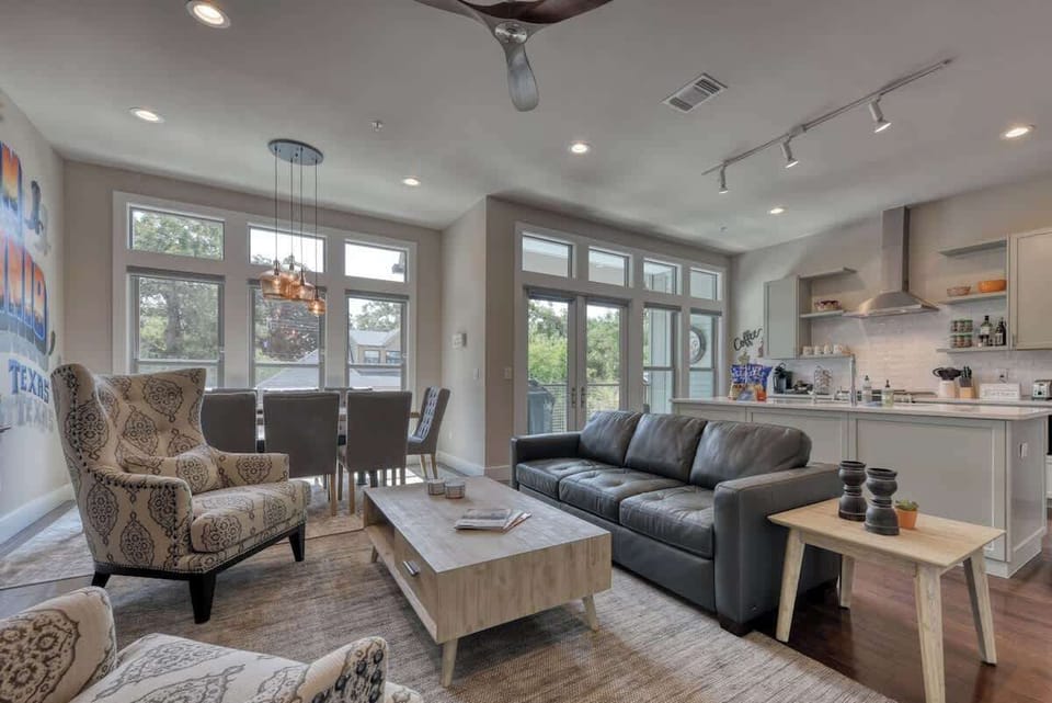 Open concept lving, dining and kitchen 
