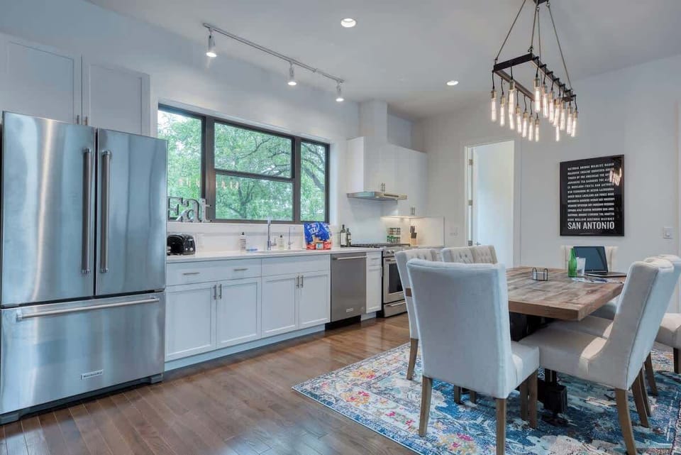 2nd Floor Kitchen with Reverse Osmosis drinking water and stainless steel appliances