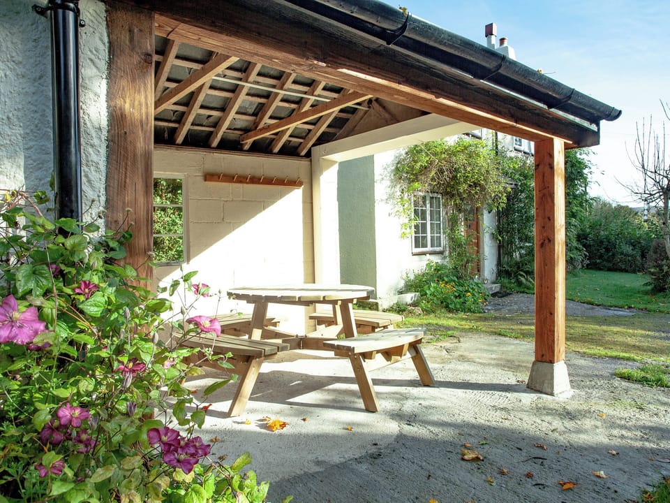 Sitting-out-area | Little Meadow, Hexworthy, near Yelverton