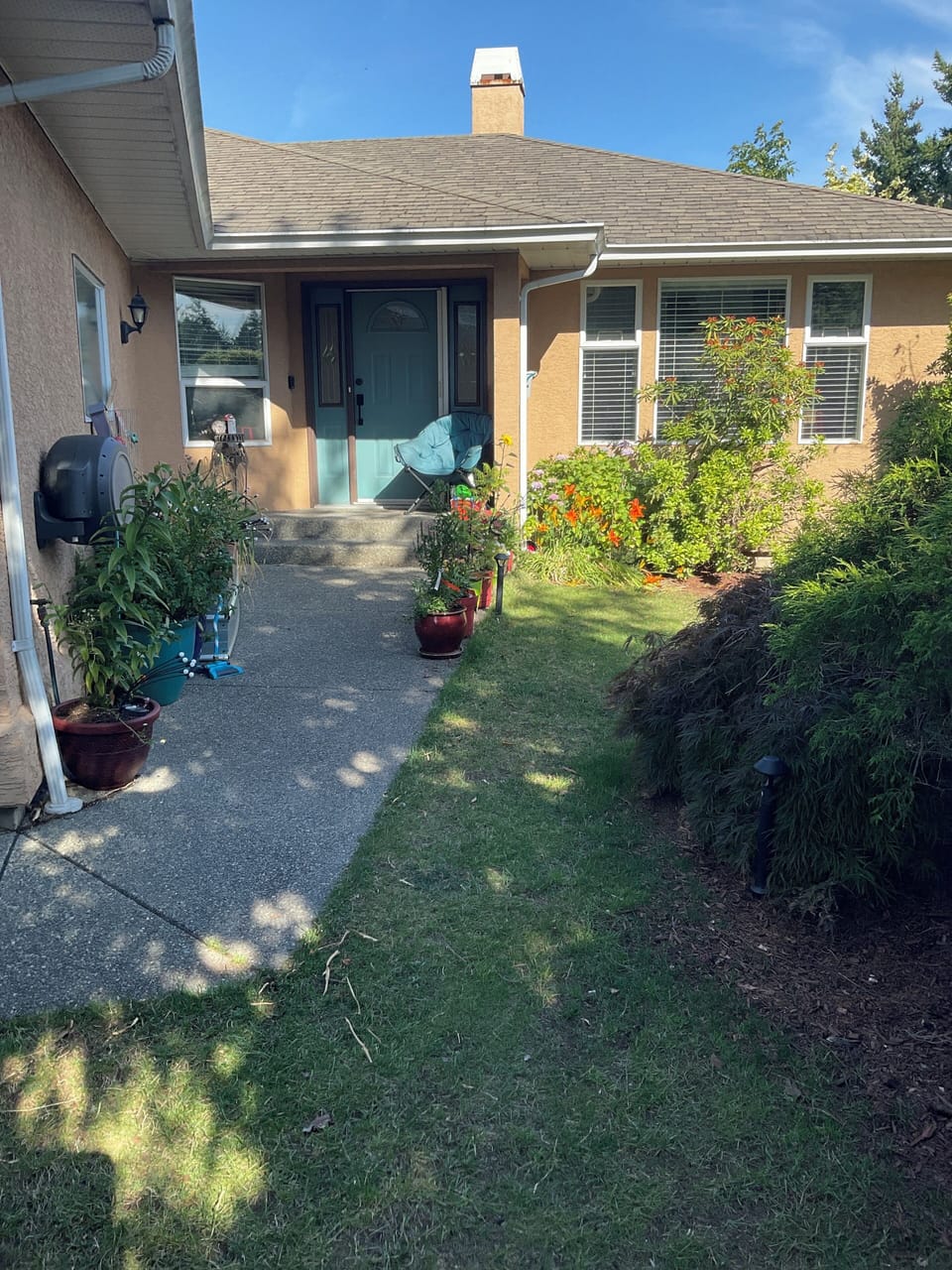 Private suite entry located down the side of the main house 