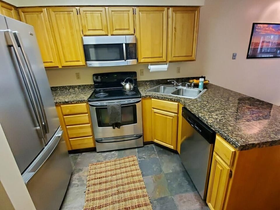 Kitchen has new cookware and coffee maker and everything fully stocked 