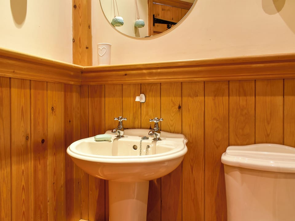 Bathroom | Bell Hill Cottage, Lindale, near Grange-over-Sands