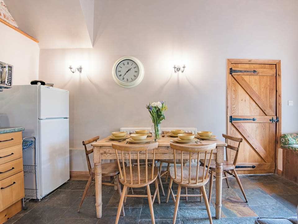 Dining Area | Kingfisher Oast - Penn Estate, Hollingbourne