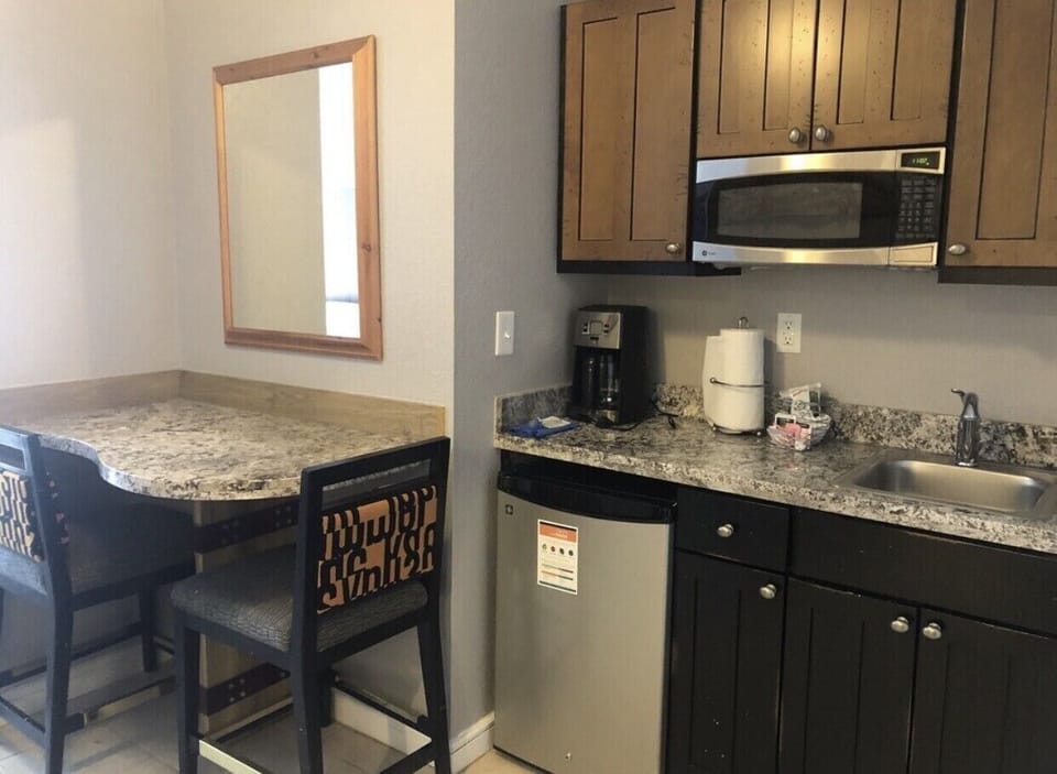 Kitchenette 