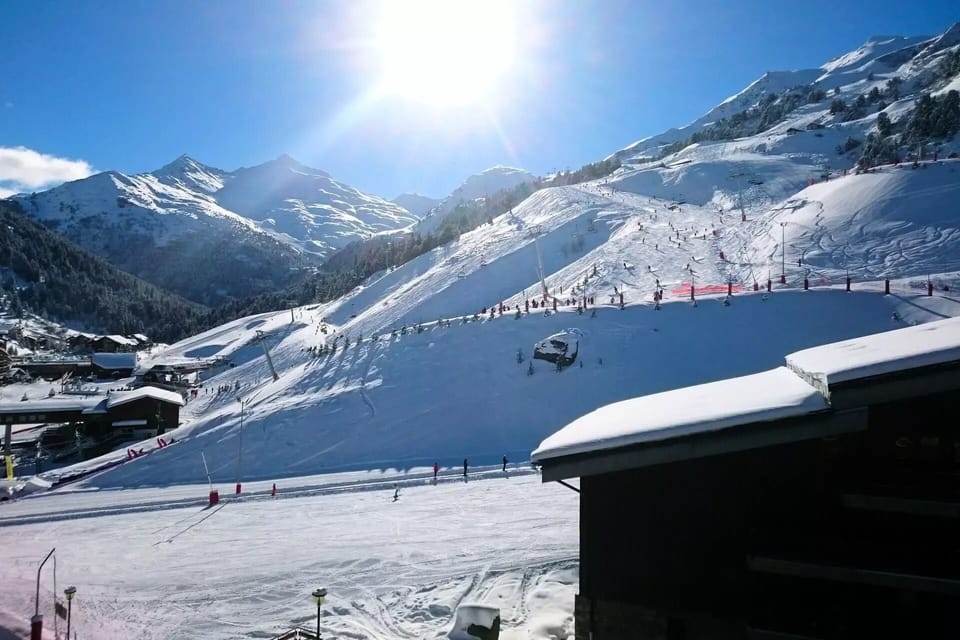Snow and ski sports