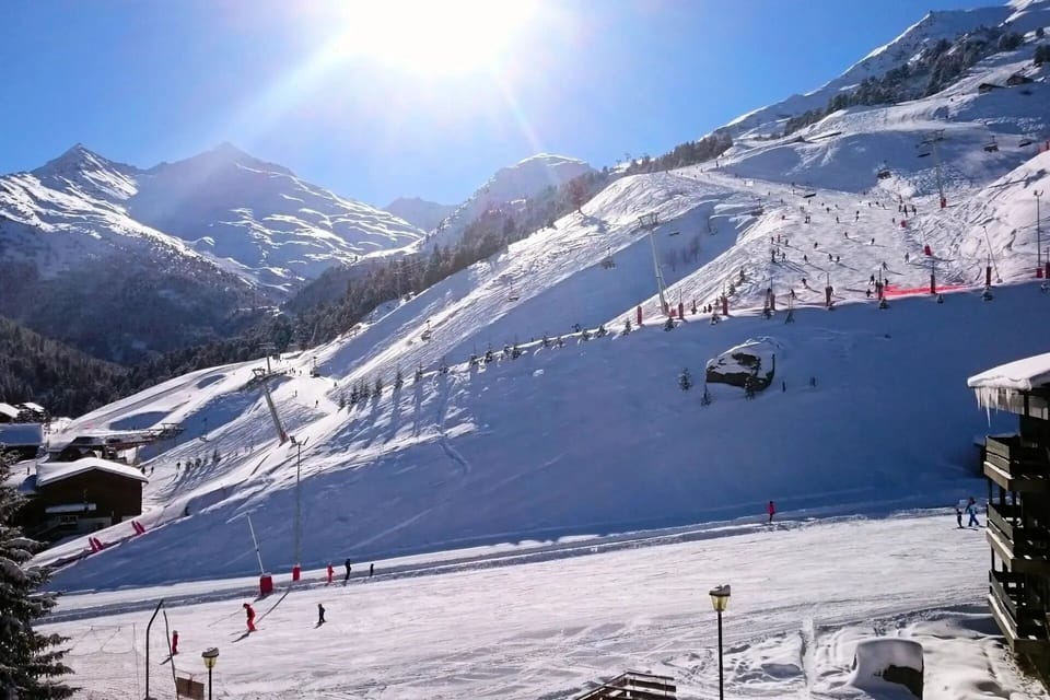 Snow and ski sports