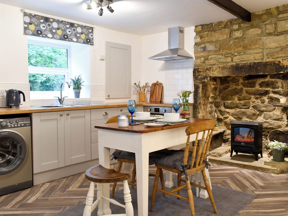 Kitchen/diner | Beckside Cottage, Silsden