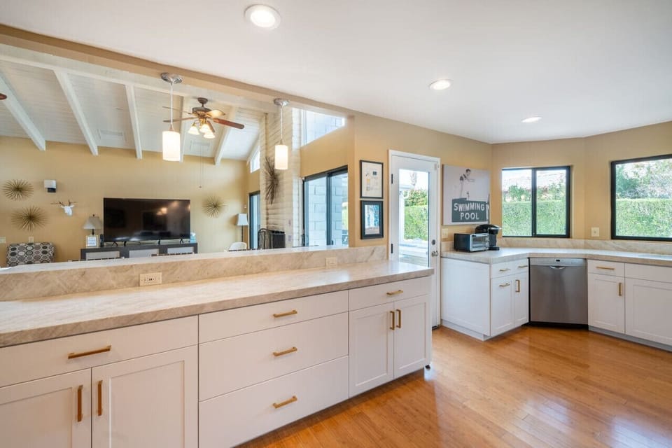 Fully equipped and spacious kitchen