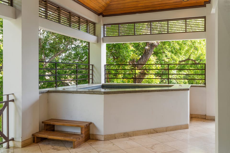 Indoor spa tub