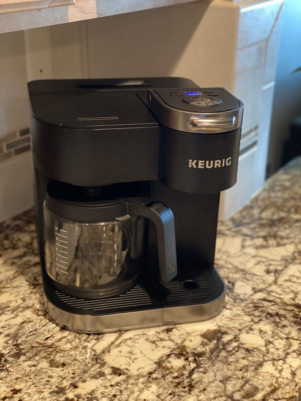 Full size Keurig coffee pot and single cup maker-