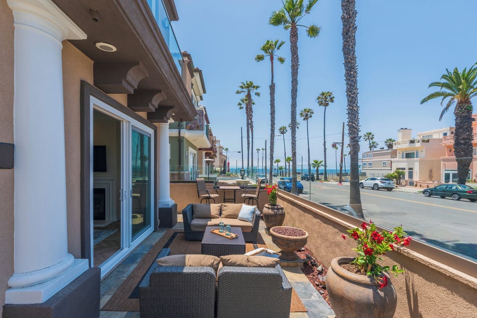 Front Patio / Gas Fire Pit