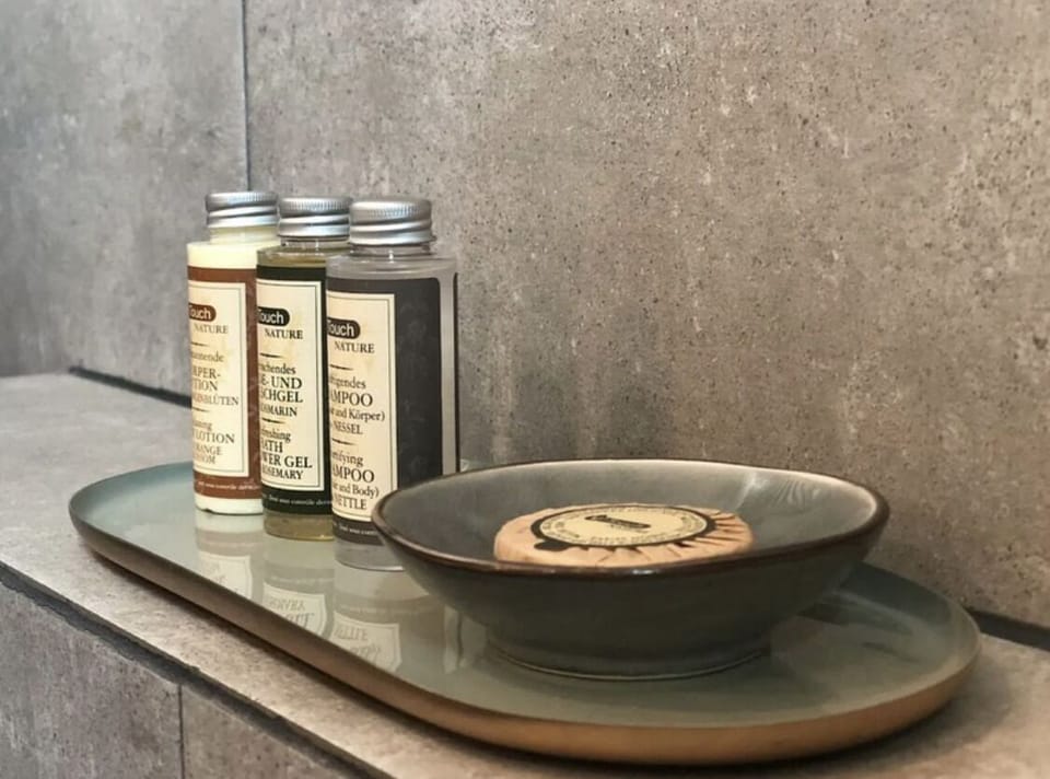 Bathroom amenities
