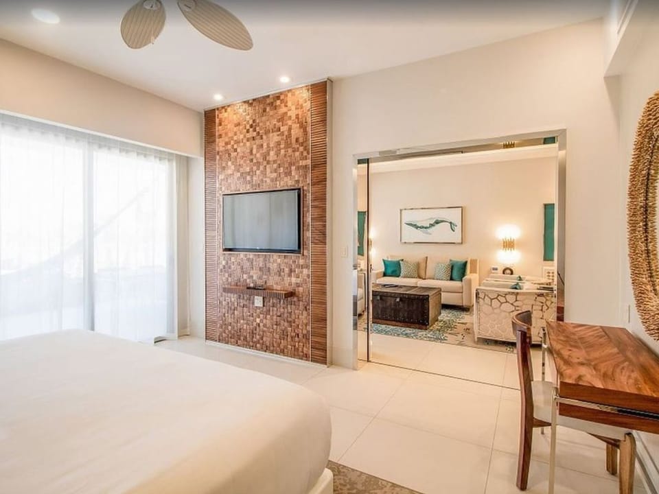 Master bedroom 1 with plush en-suite bathroom