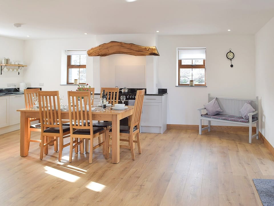 Kitchen/diner | Y Beudy Bach, Pontyberem, near Kidwelly