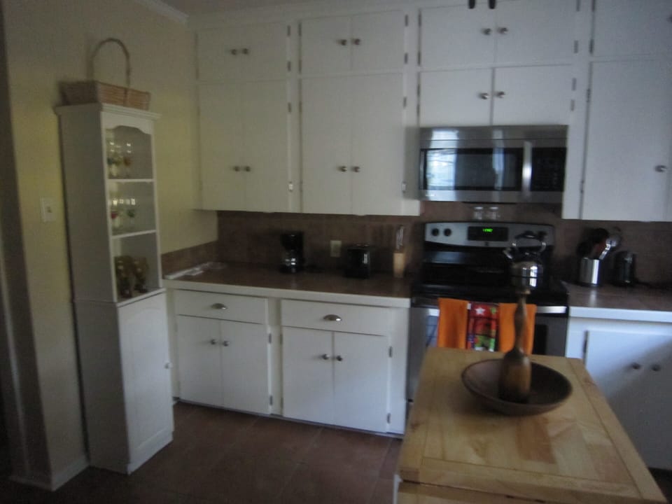 Fully equip kitchen
