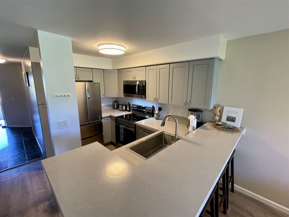 Kitchen with barstool seating