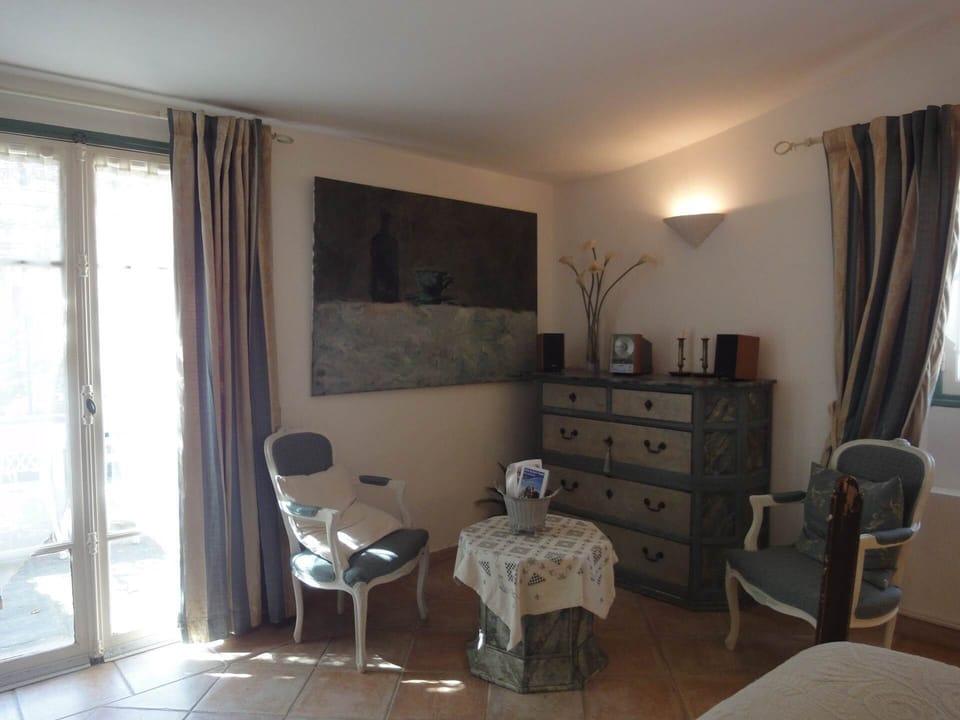 https://www.provence-holidays.com/
