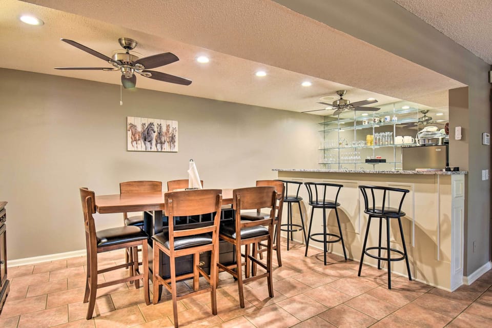 Additional Dining Area | Bar Seating | Wet Bar