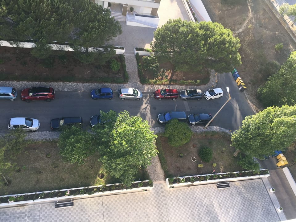 Free parking zones / Recycling garbage containers