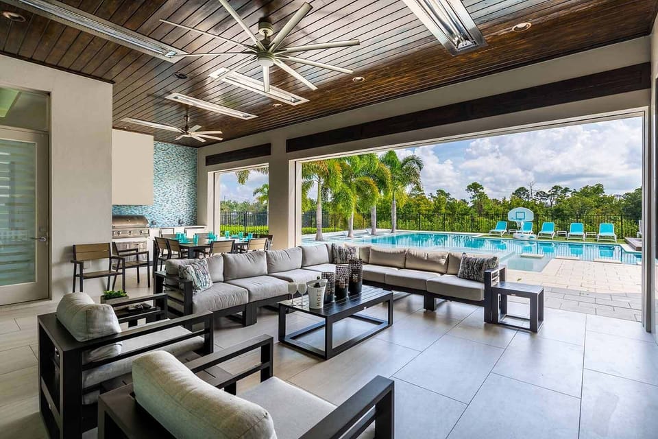 Private Pool & Patio