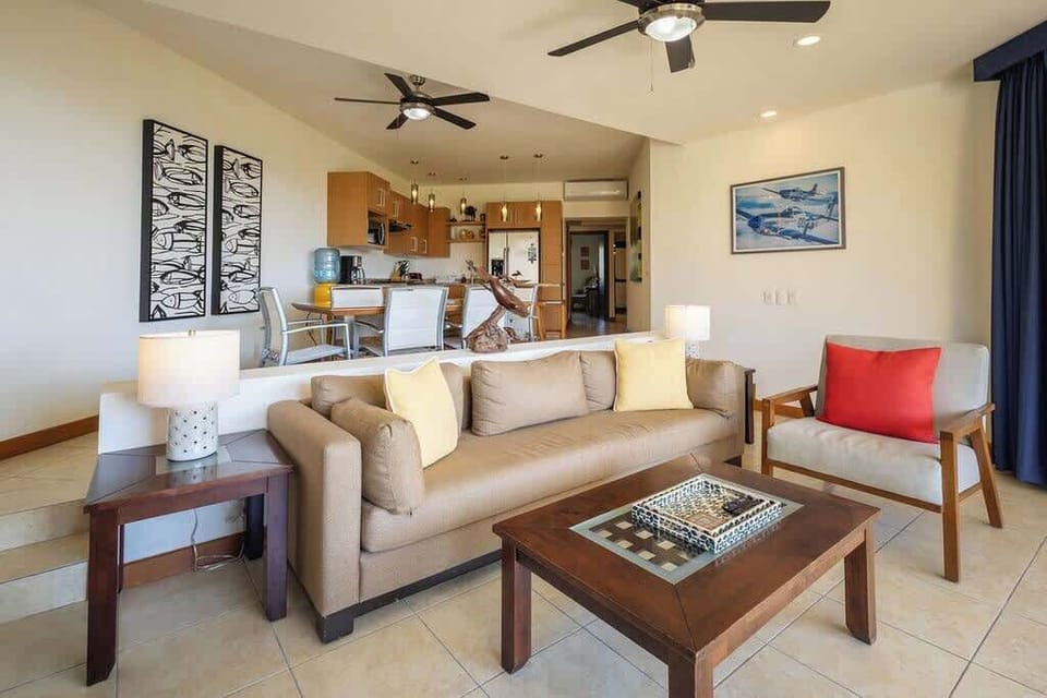 Clean, safe, secure condo complex in town so walking to restaurants and shopping is easy-Verified traveler
